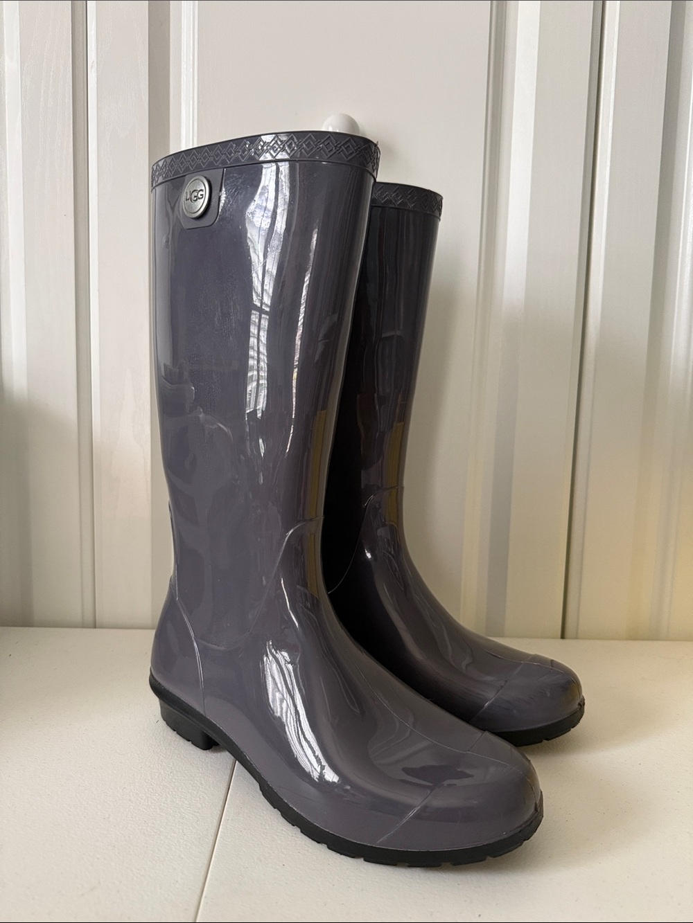 UGG Women's Glossy Charcoal Tall Rain Boots (sz 8)